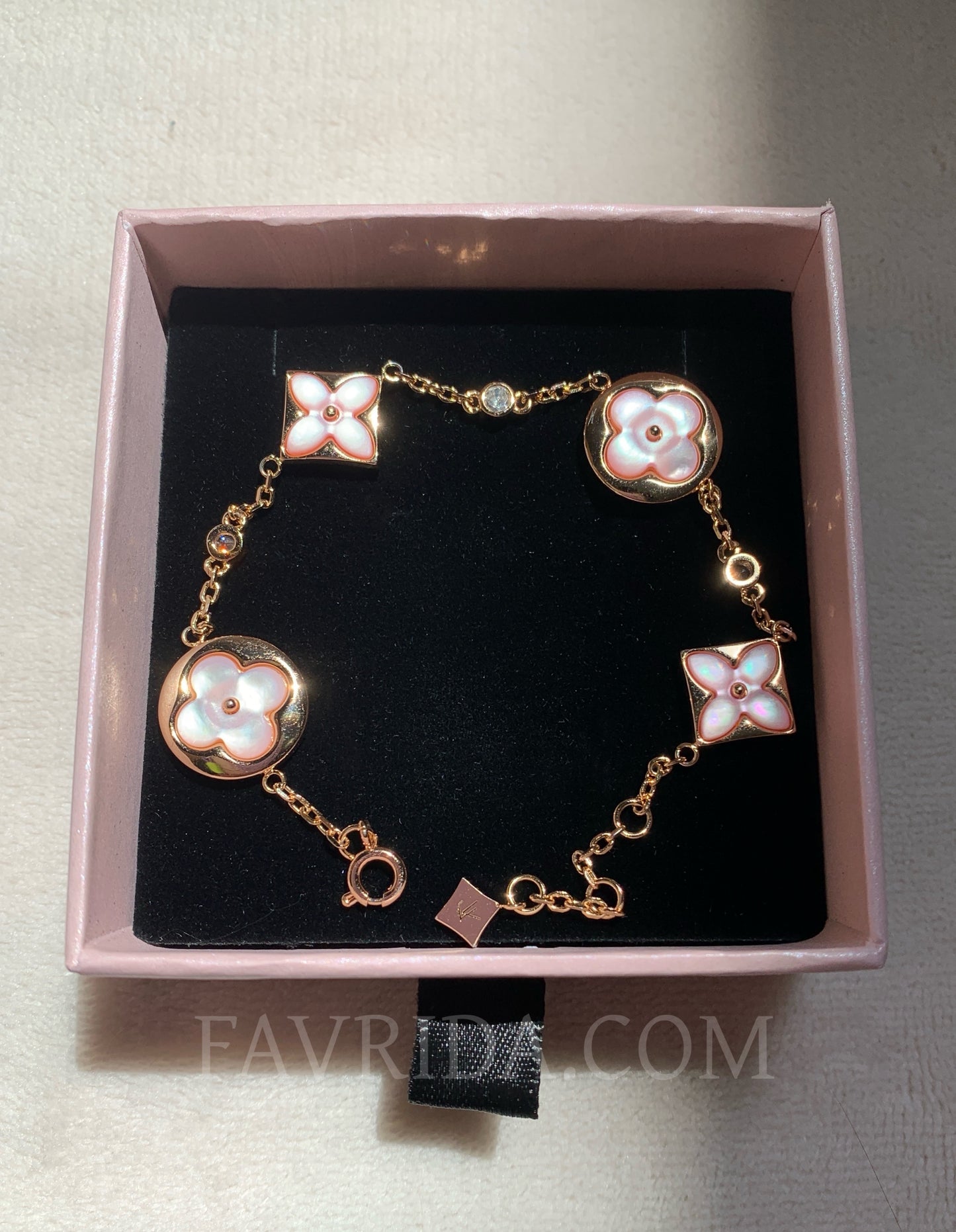 Clover Bloom Pearl Bracelet