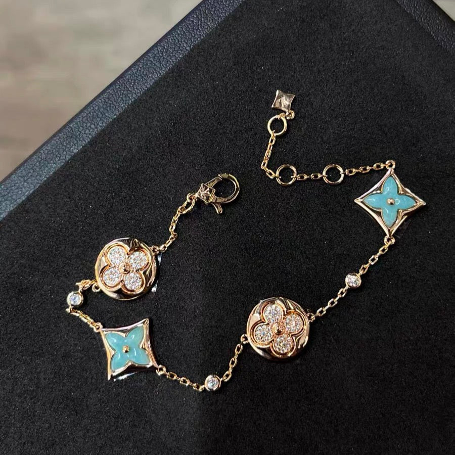 Clover Bloom Pearl Bracelet
