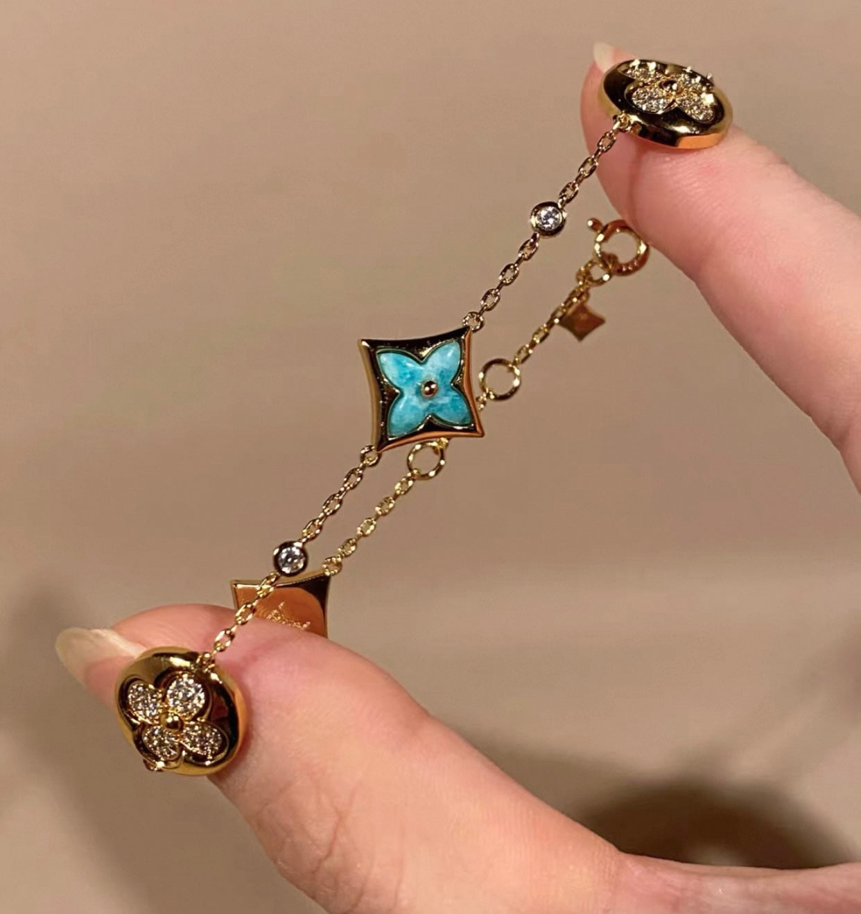 Clover Bloom Pearl Bracelet