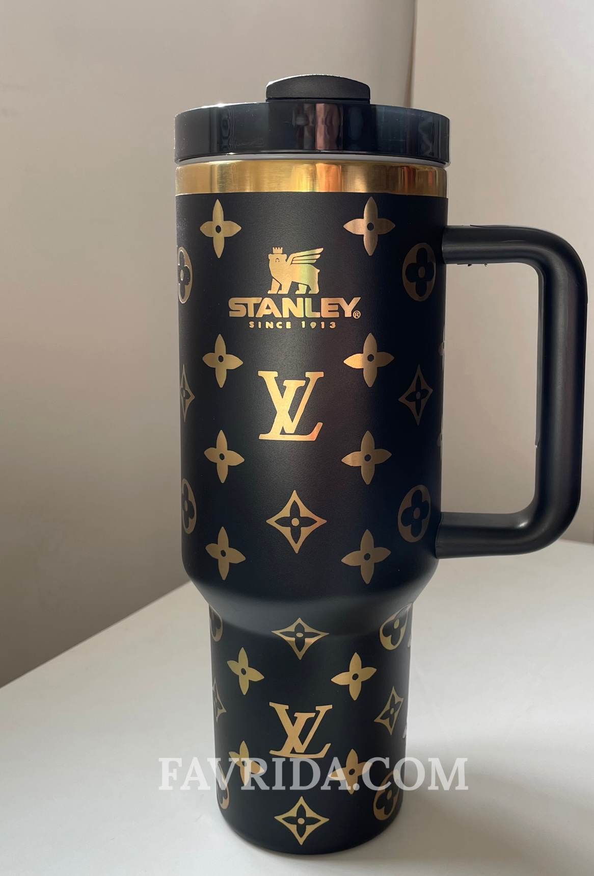 Designer Holographic 40 OZ Insulated Car Cup 🖤♥️