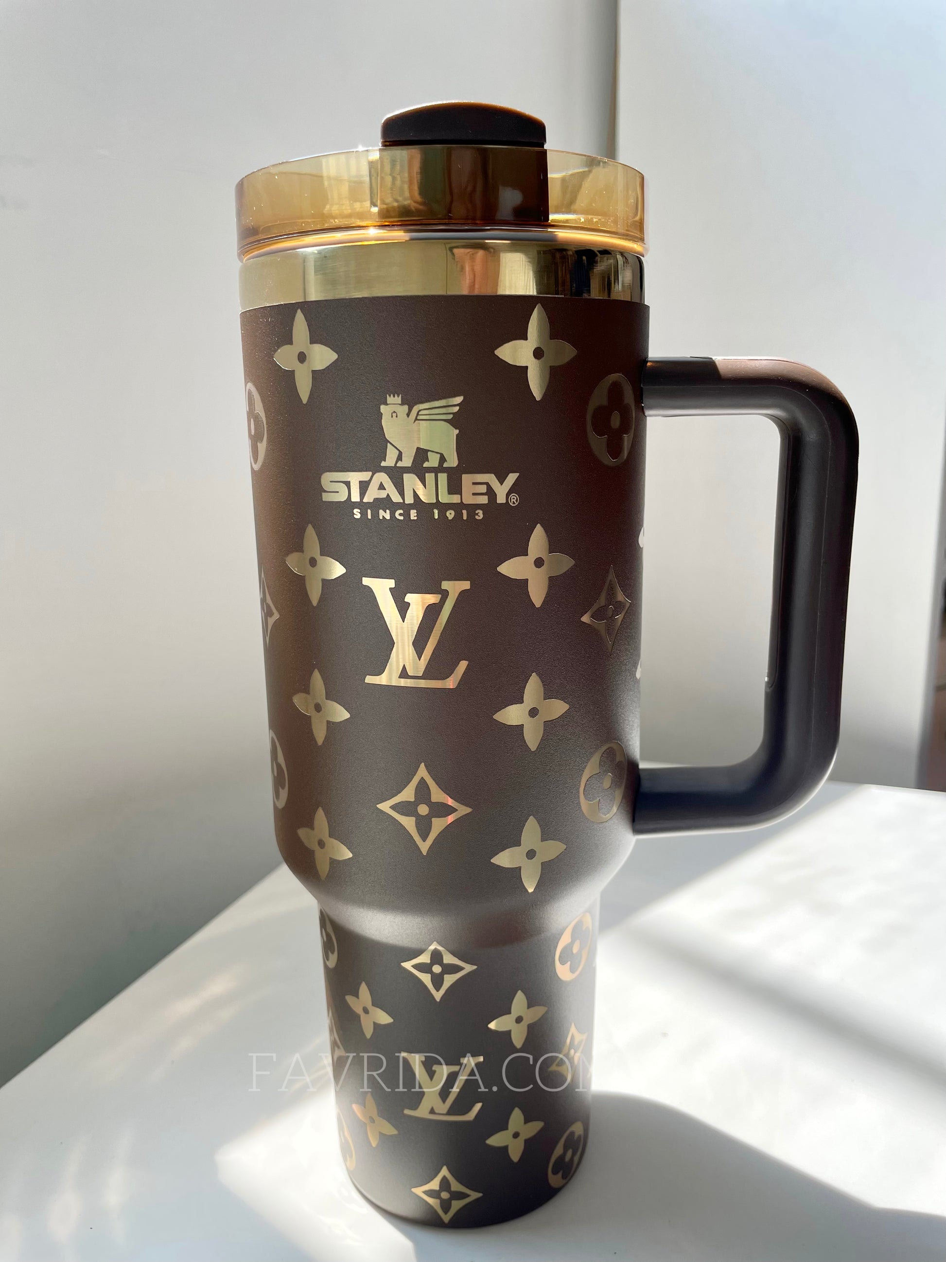 Designer Holographic 40 OZ Insulated Car Cup 🖤♥️
