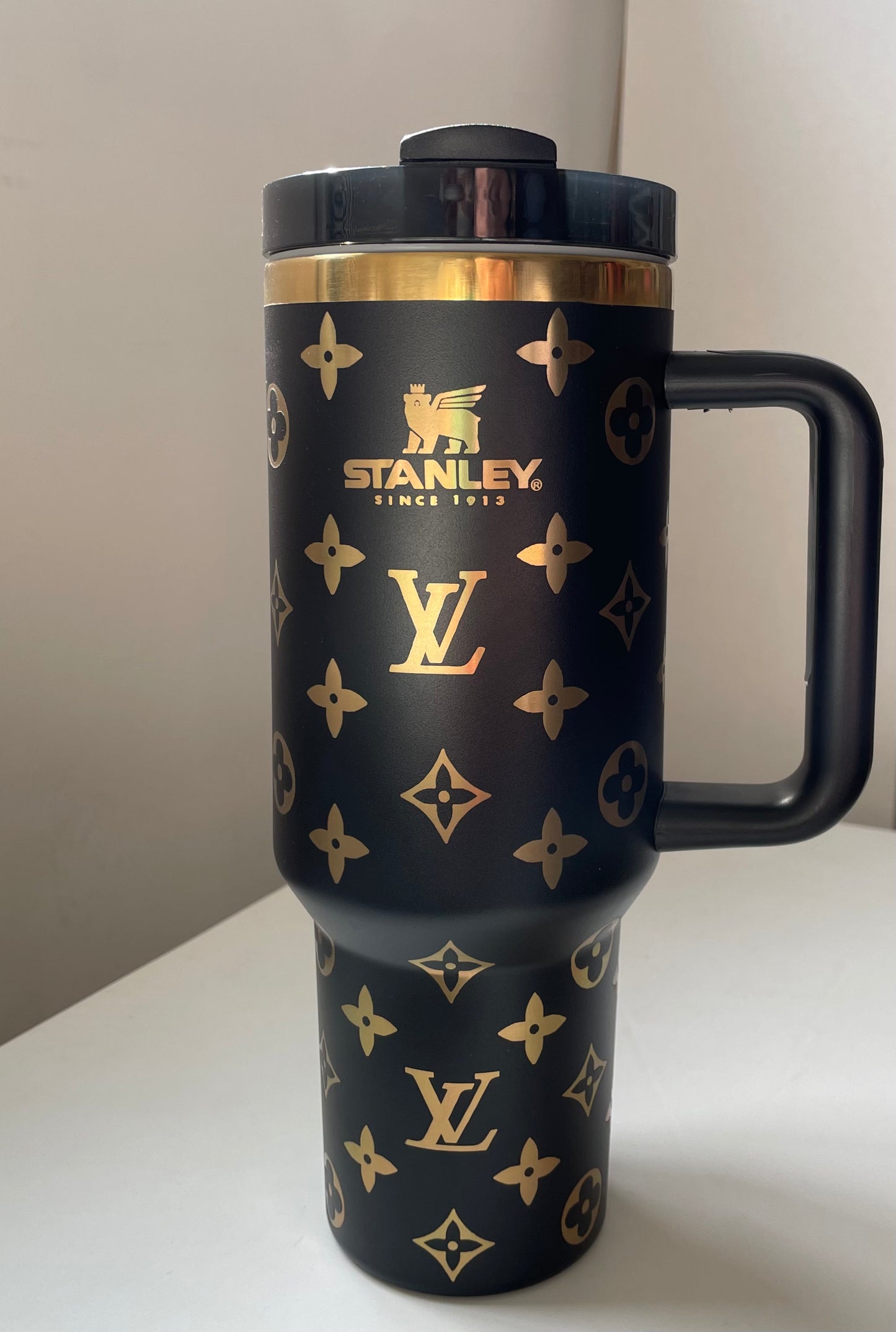 Designer Holographic 40 OZ Insulated Car Cup - Limited Edition❤️